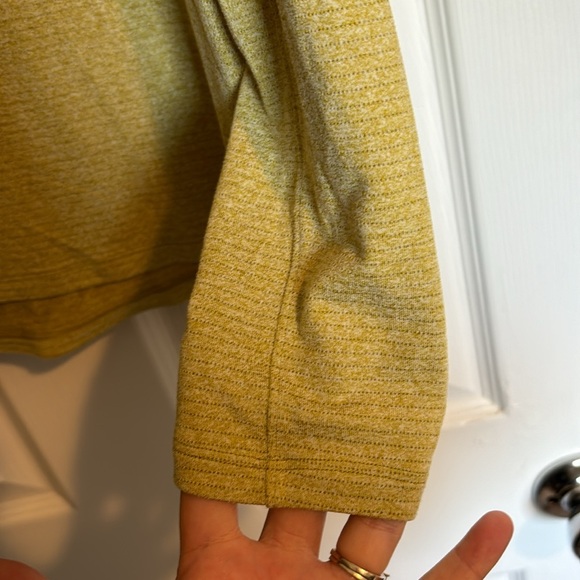 Lululemon men’s green long sleeve athletic shirt size medium - Picture 4 of 7